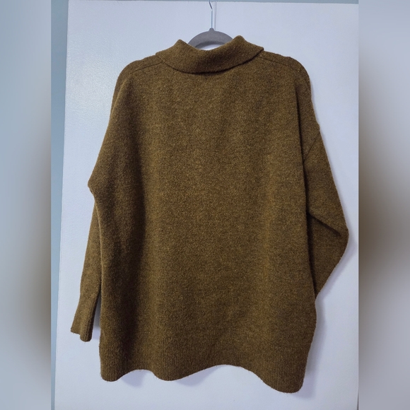 Collared Knit Sweater - Picture 4 of 7